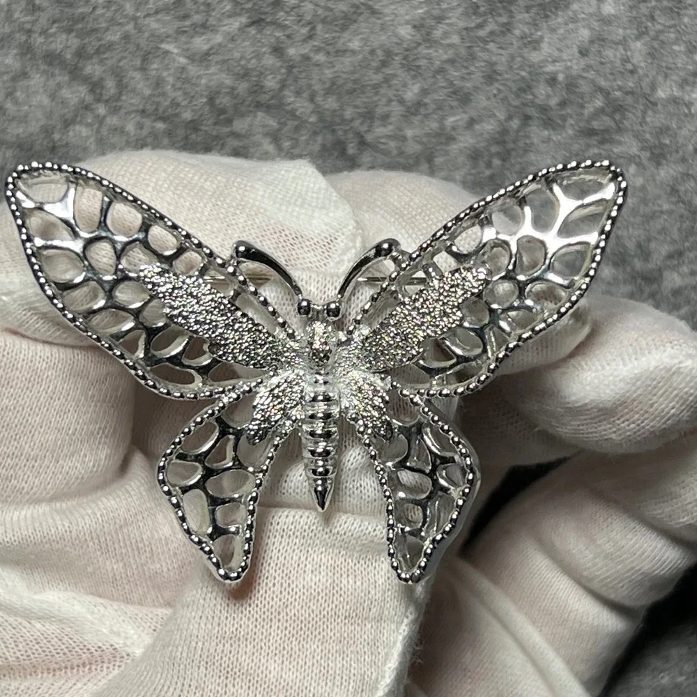 Vintage Silver Tone Butterfly Brooch Openwork Filigree Pin Sarah Coventry‎ 70s